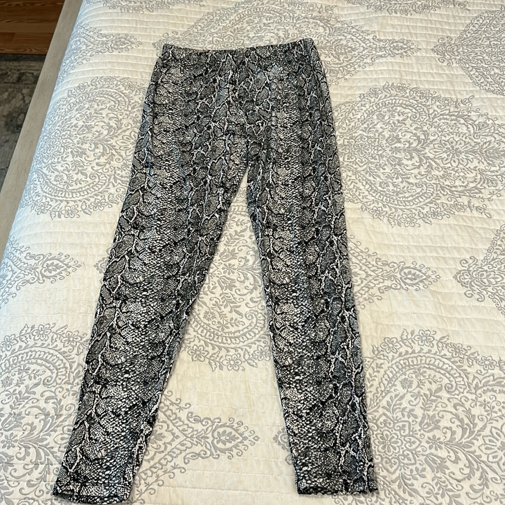 Leggings Depot Snake print leggings